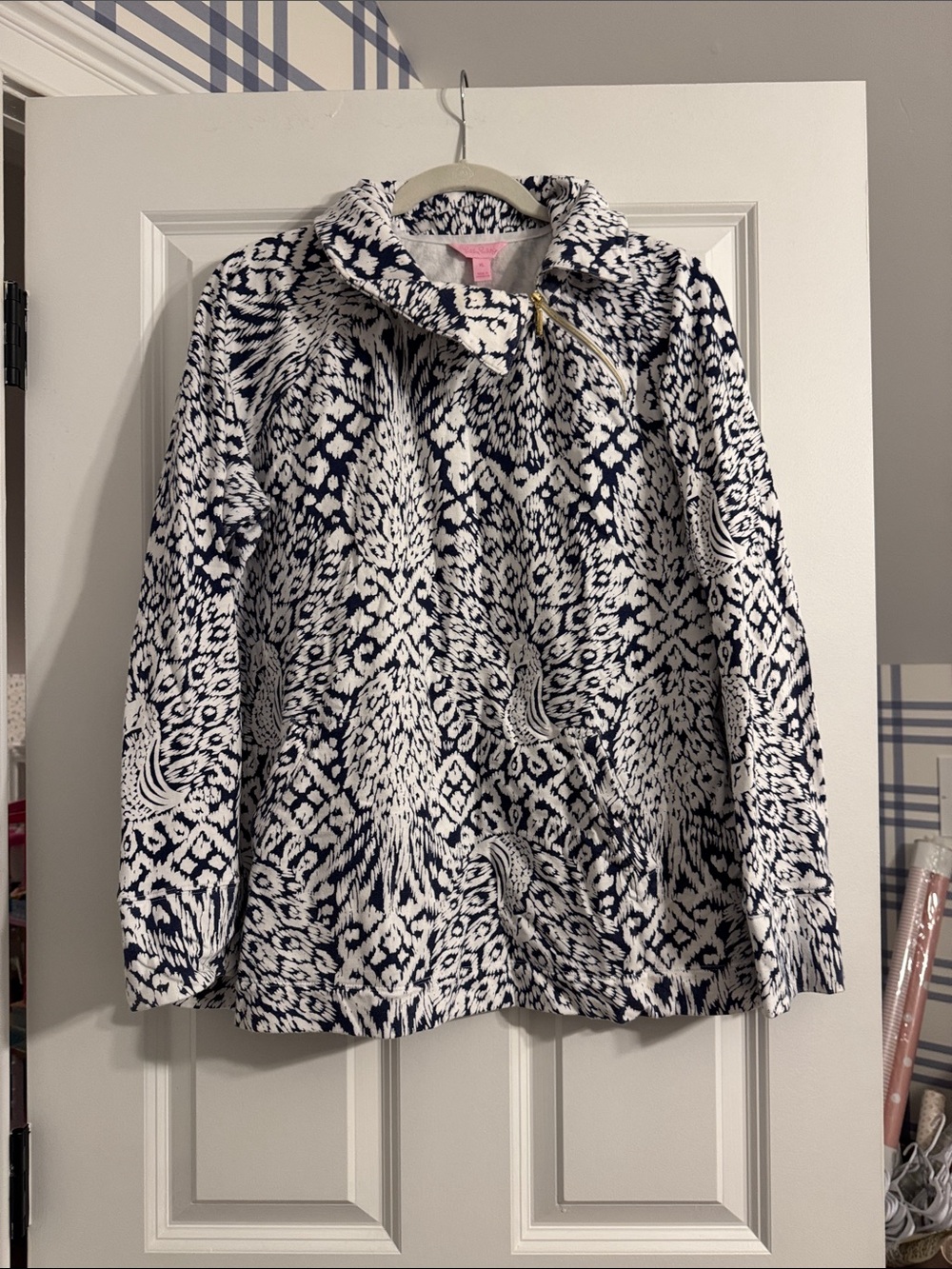 Lilly Pulitzer Navy and White Patterned pullover